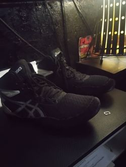Womens Asics size 6