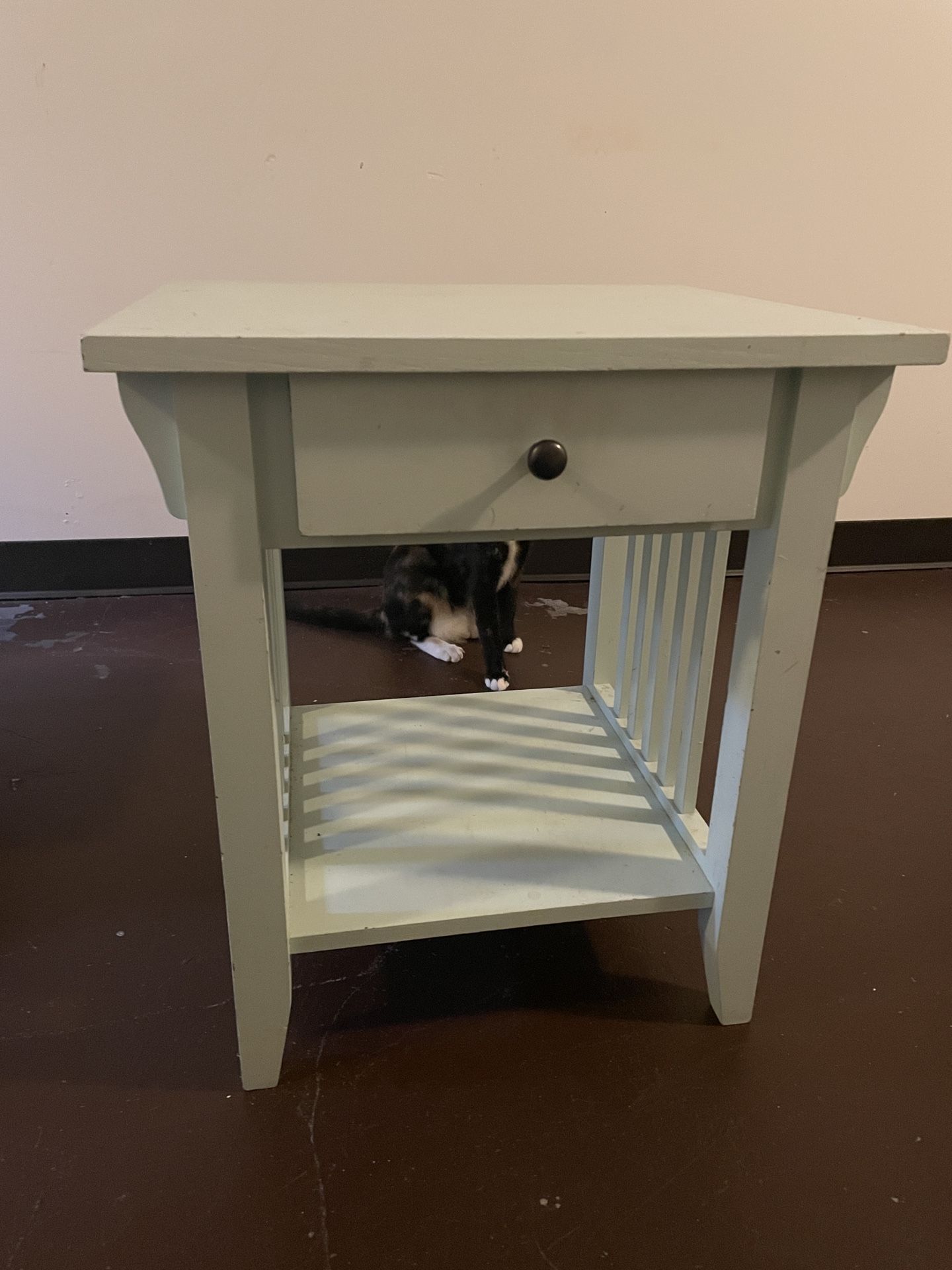 Night stand / end table