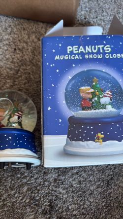 Charlie Brown snow globe