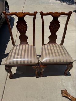 Accent chairs