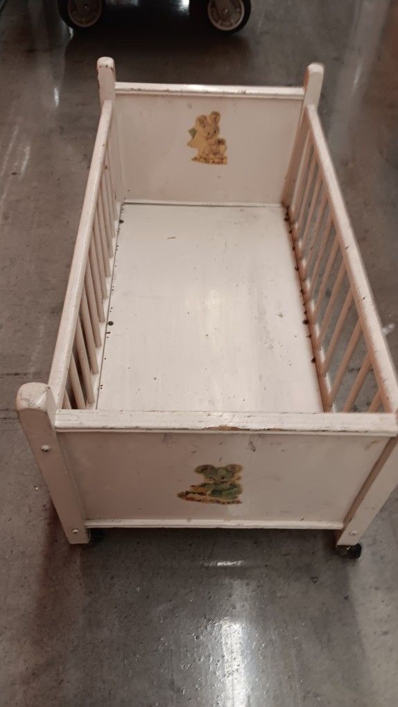 1950s Doll Crib