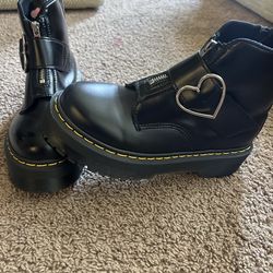 Dr. Martens Devon Heart Platform Boots