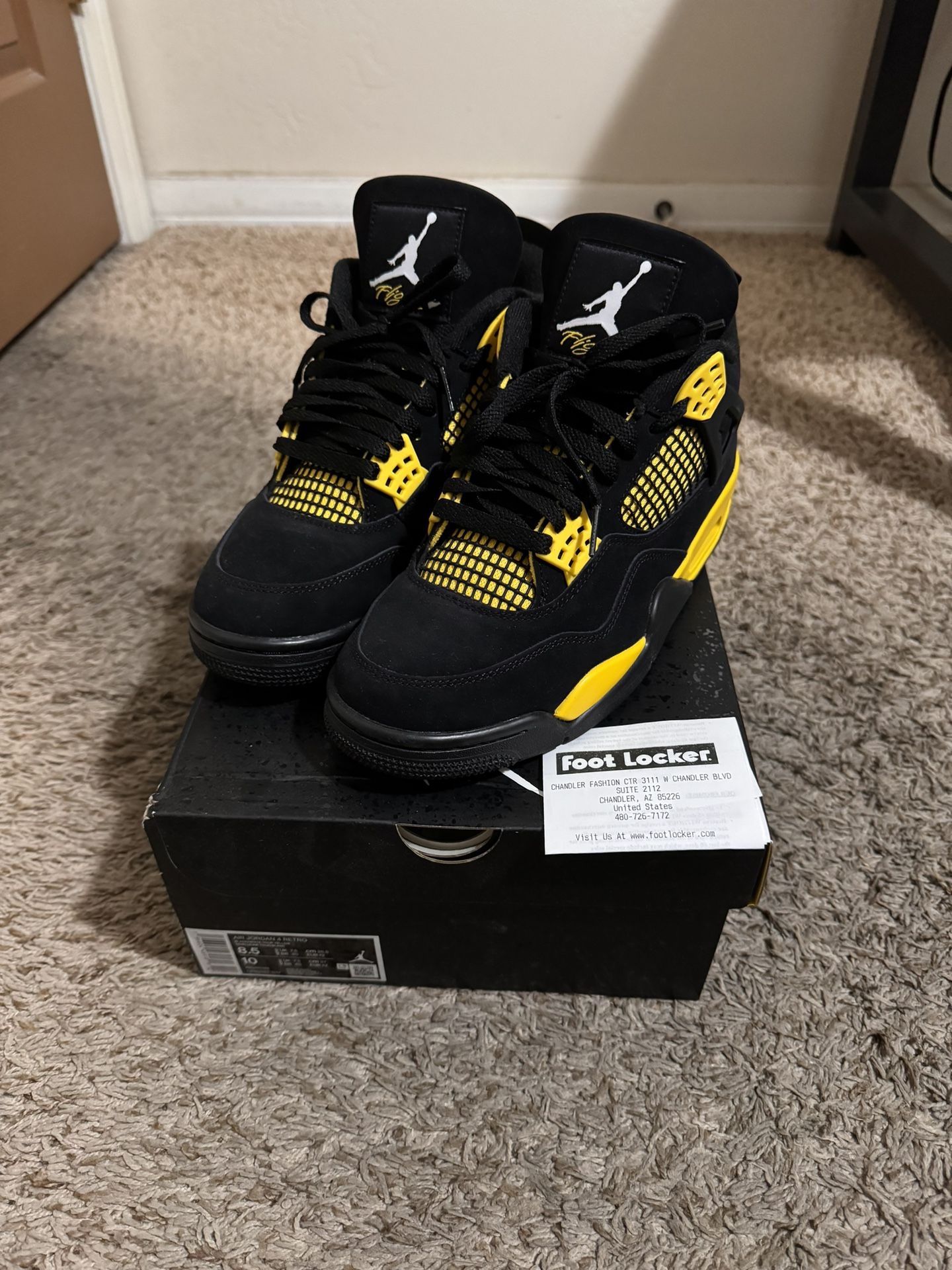 Jordan 4 Thunder !NO TRADES!