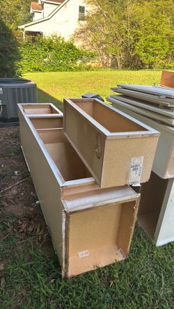 Very used cabinet