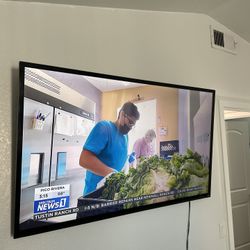 60 Inch Vizio Tv Works Great Come With Remote And Wall Mount