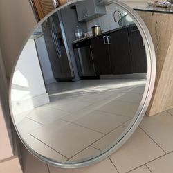 Round Mirror