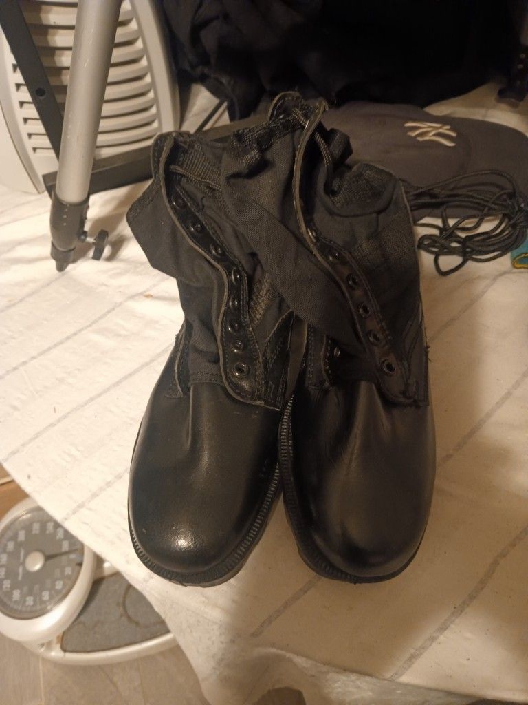 Size 10 W Black Military Combat Boots