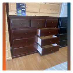 9 drawers dresser / Nine drawers dresser