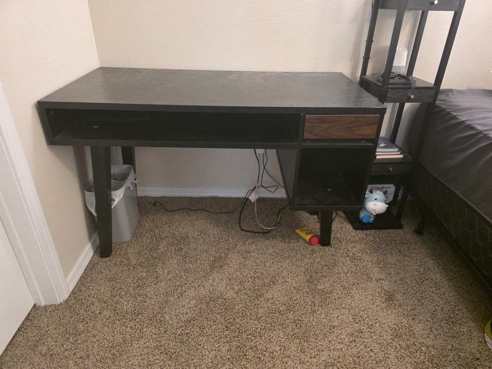 Free Desk