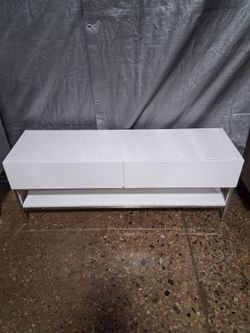 Contemporary white gloss tv entertainment (New)