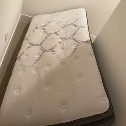 Sealy Posturpedic Twin Mattress +Box 