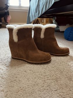 UGGS Seyline Size 7.5