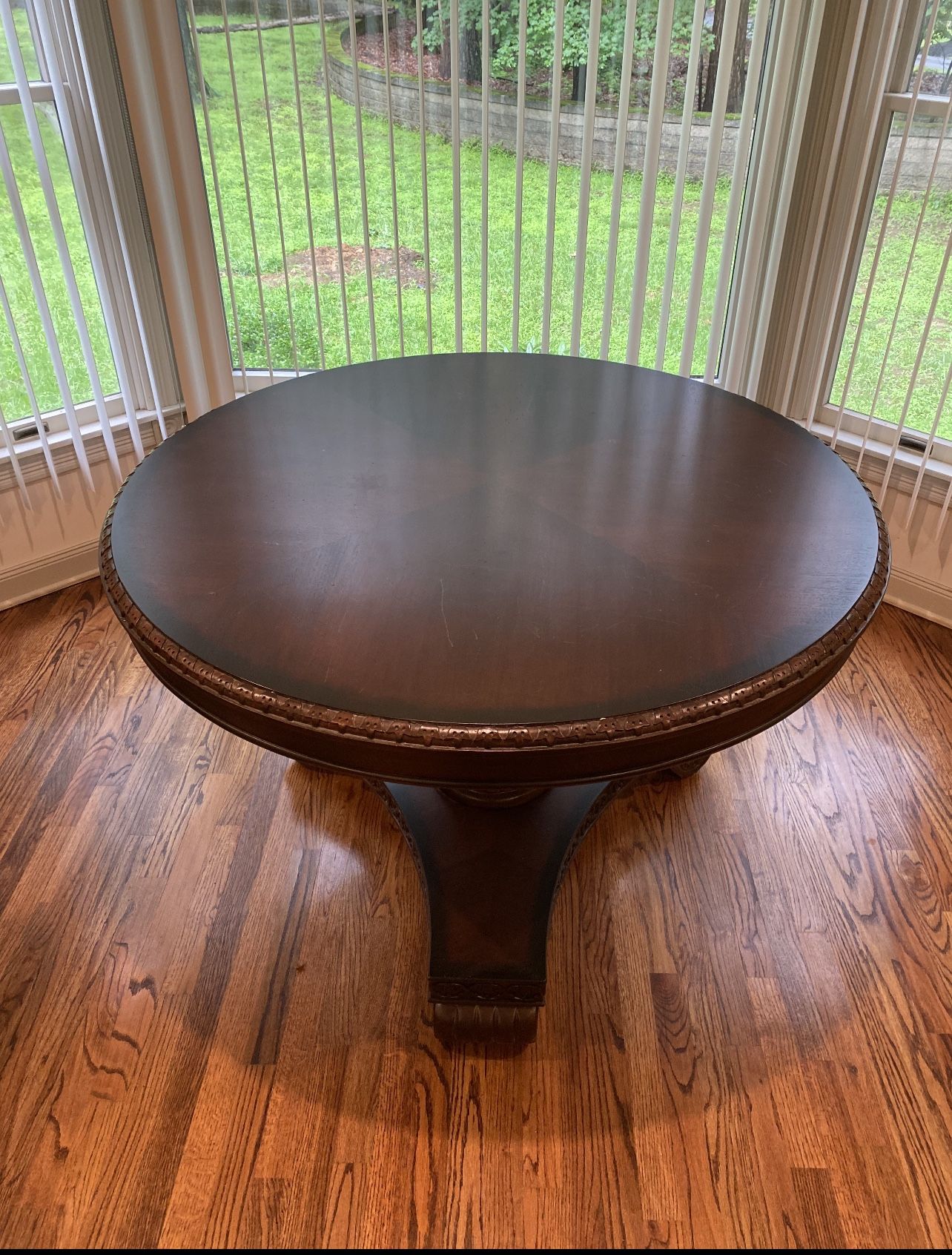 Beautiful Wood table (48 Diameter X 32 Inches Tall) Located In Tewksbury NJ