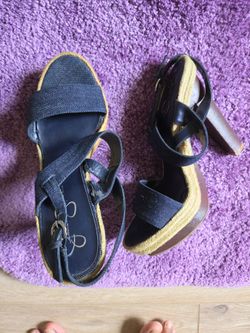 Jessica Simpson size 9
