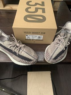 Yeezy Boost  350  V2 Size 11  Will Take Offers 