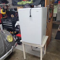 Upright Freezer 3.5 Cubic Ft