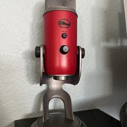 Blue Yeti Microphone (Red)