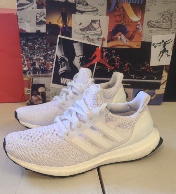 adidas UltraBoost DNA 5.0 Triple White Womens Size 6