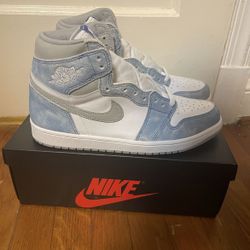Jordan 1 Hyper Royal Size 12