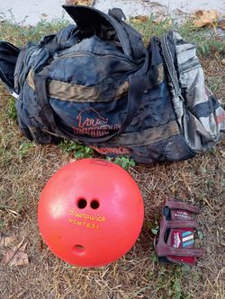 Bowling ball set
