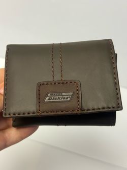 Dickies Men's Leather Extra Capacity Trifold Wallet, Brown