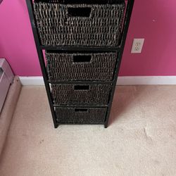 Wicker basket storage w 4 baskets included 