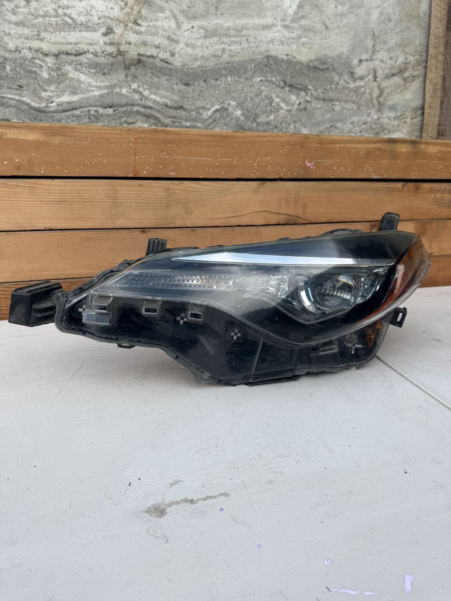 2017 2018 2019 Toyota Corolla Headlight Headlamp Left Driver Side LH USED OEM ORIGINAL
