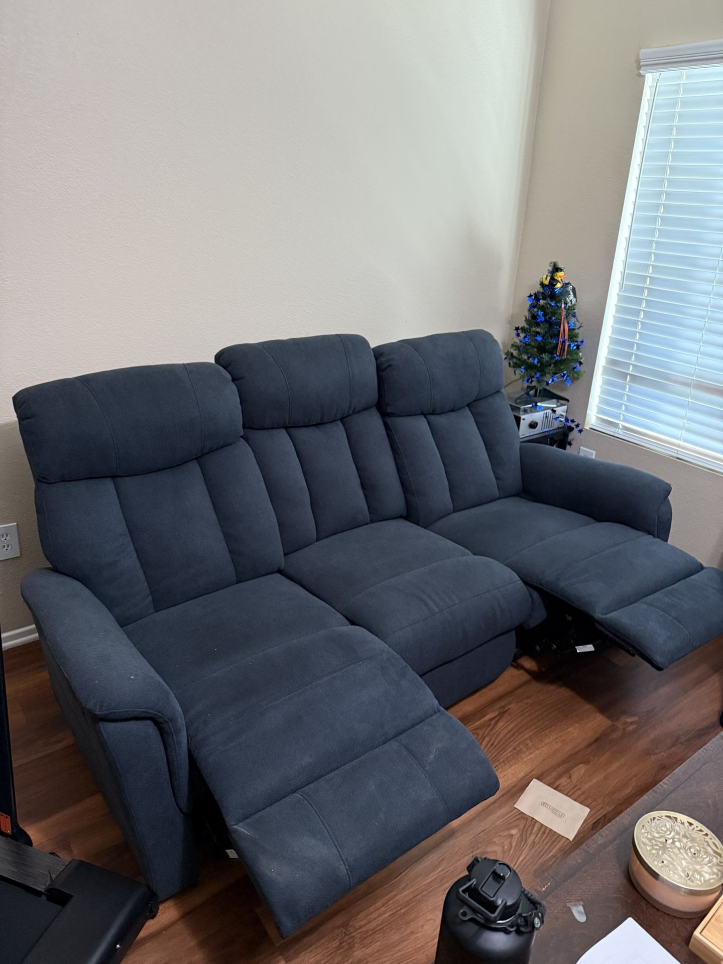 Set Of Recliner Couches