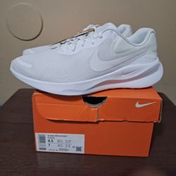 Nike Revolution White
Womens Size 8.5
