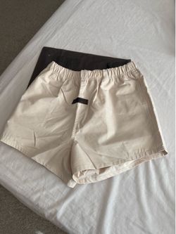 Essentials short size XS fit for S