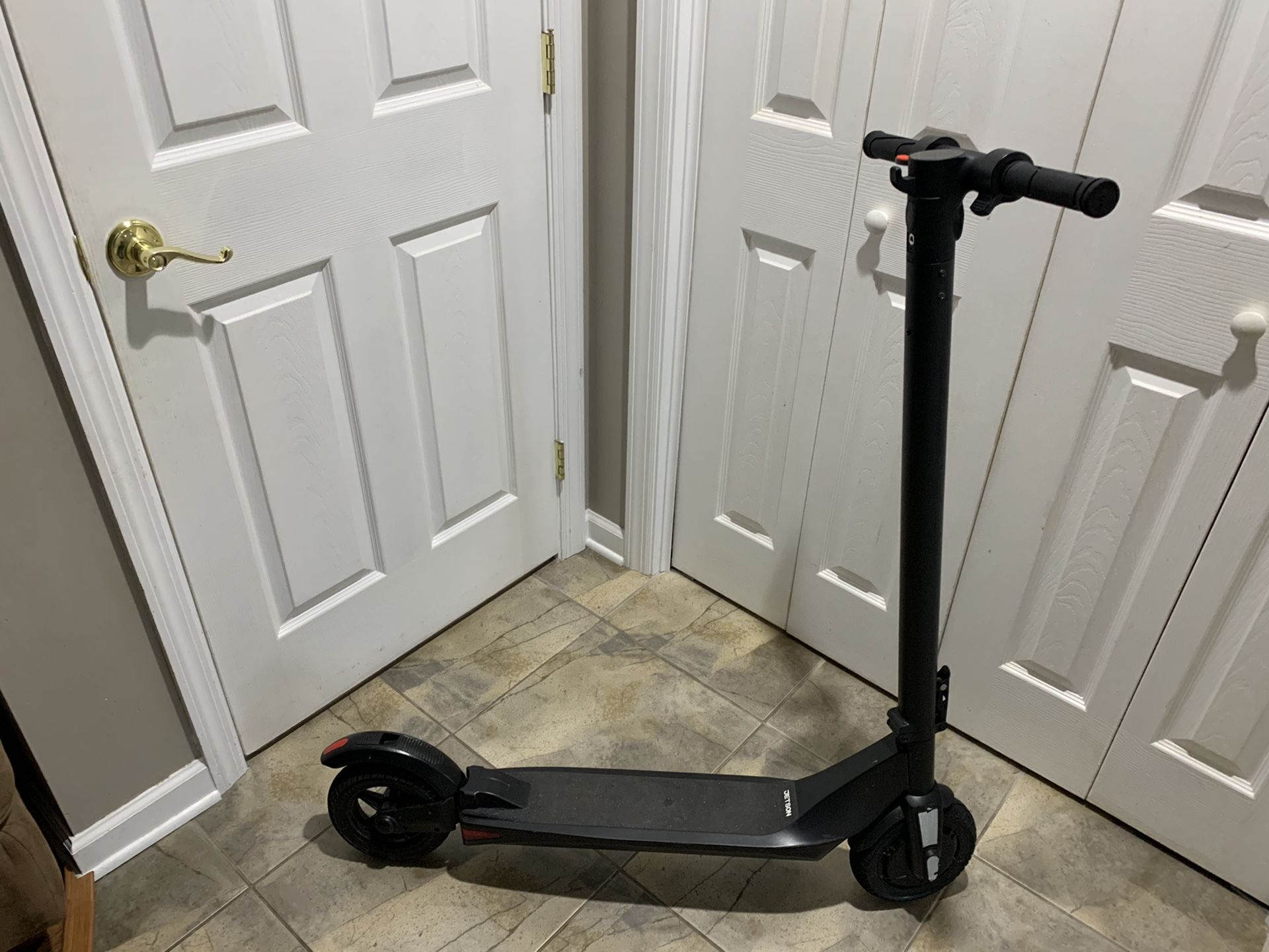 Jetson adult scooter, meet in person only, goes 17mph