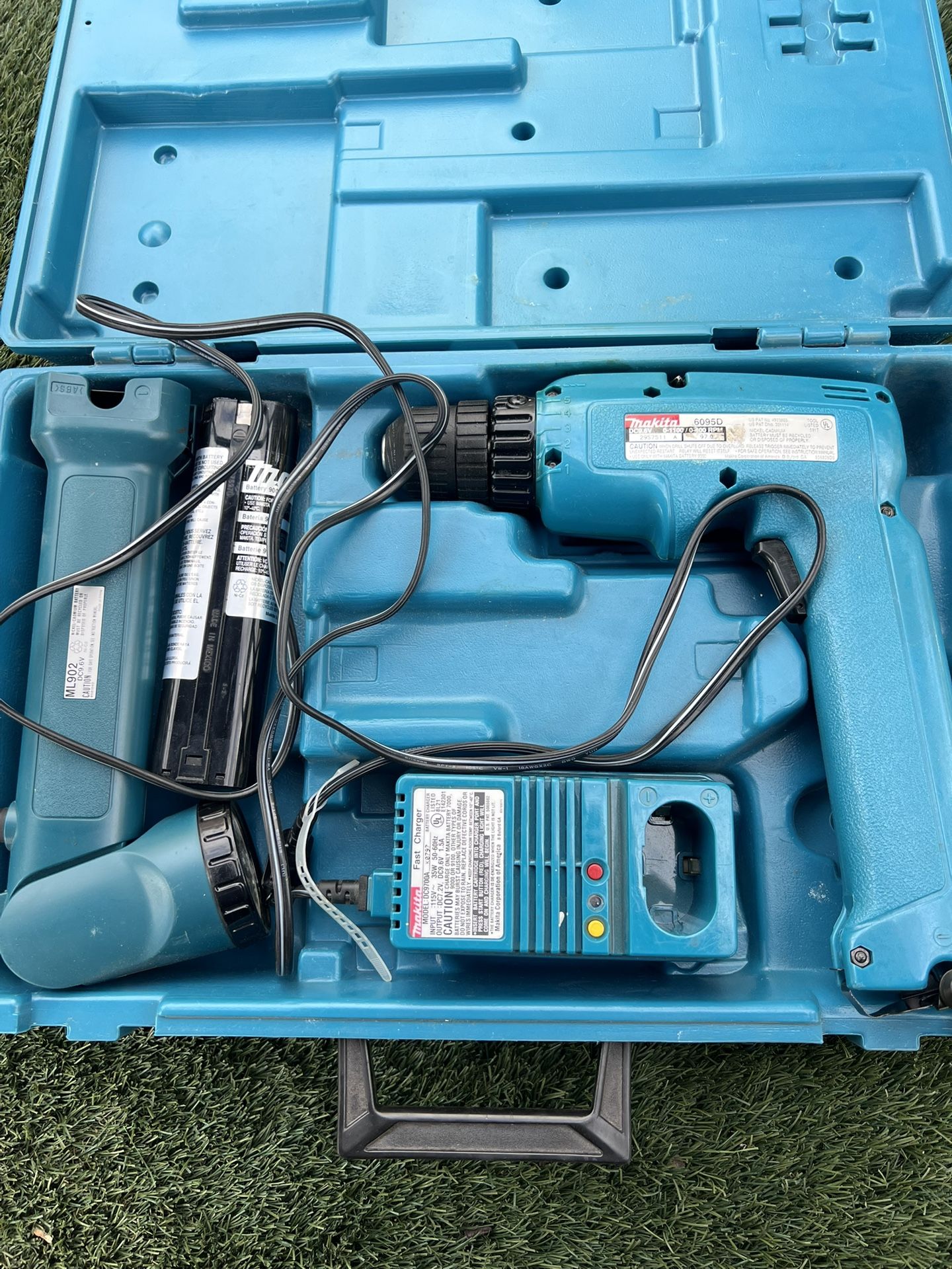 Makita Cordless Driver Drill (6095D)
