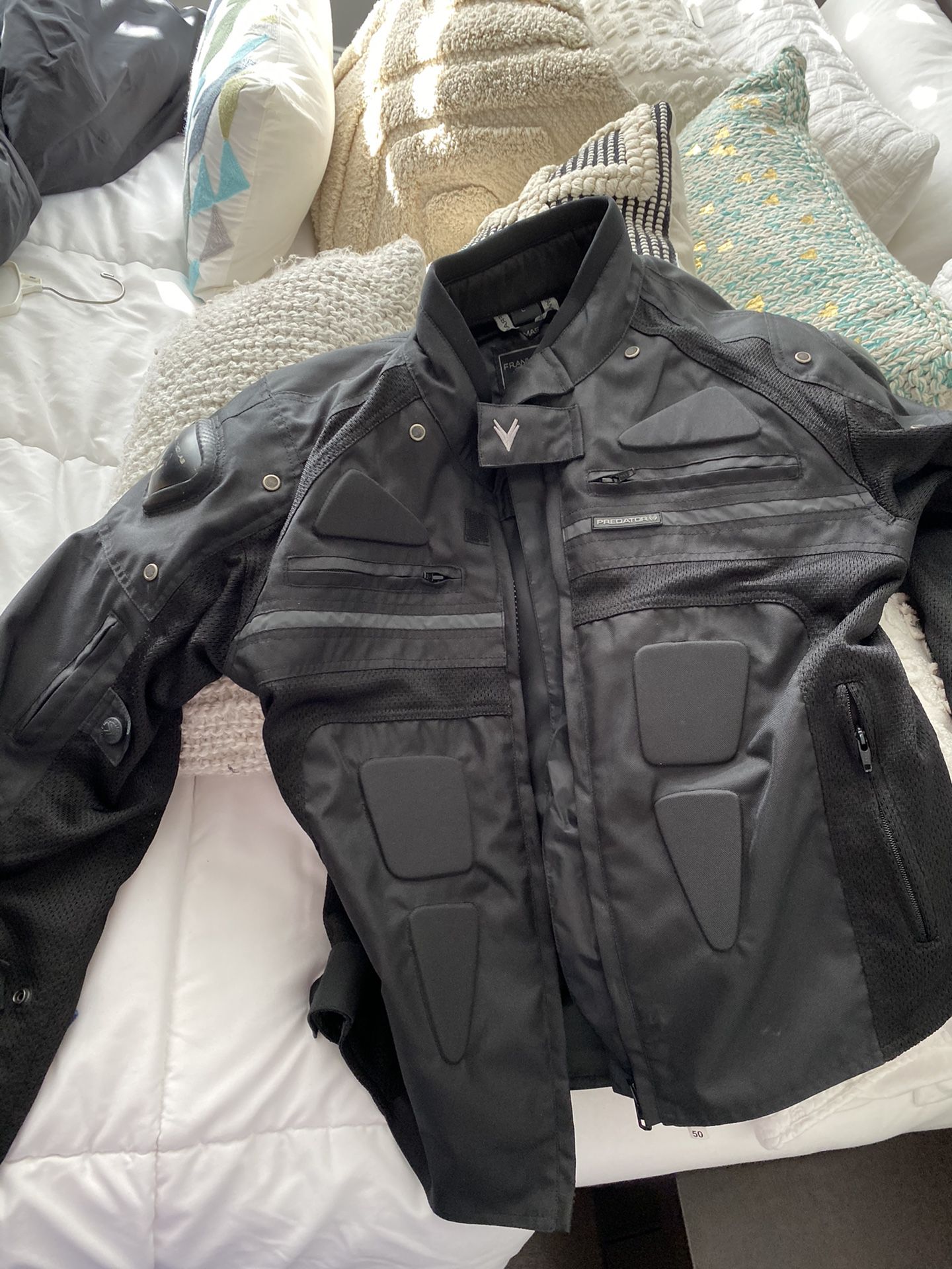 Motorcycle jacket size Large (frank thomas predator) s