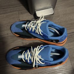Yeezy 700 Adidas Bright Blue 