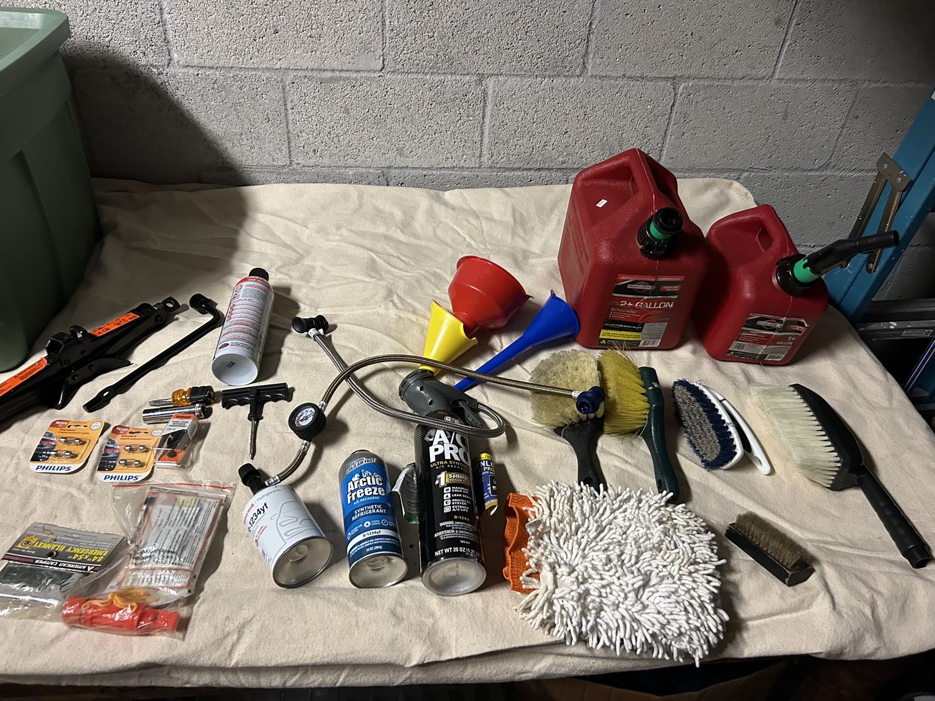 Car Tools / Cleaning Brushes