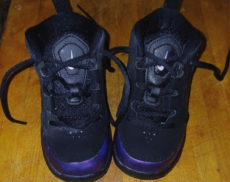 Kids NIKES Black And Purple