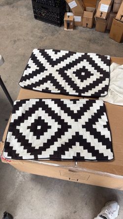 Geometric / Western style pillow cases (2 Pcs)