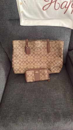 Coach purse and wallet