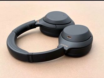 SONY WH-1000XM4 Headphones Over Ear Noise Cancelling  / w CASE- BLACK