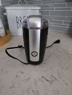 Coffee bean grinder