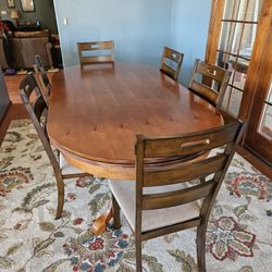 Casino/ Dinning Table And Chairs
