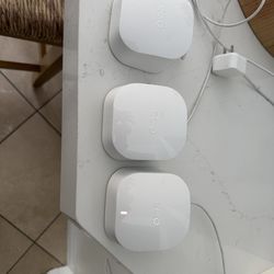 Eero 6 pro router with (2) Extenders