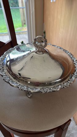 Oneida lidded Casserole
