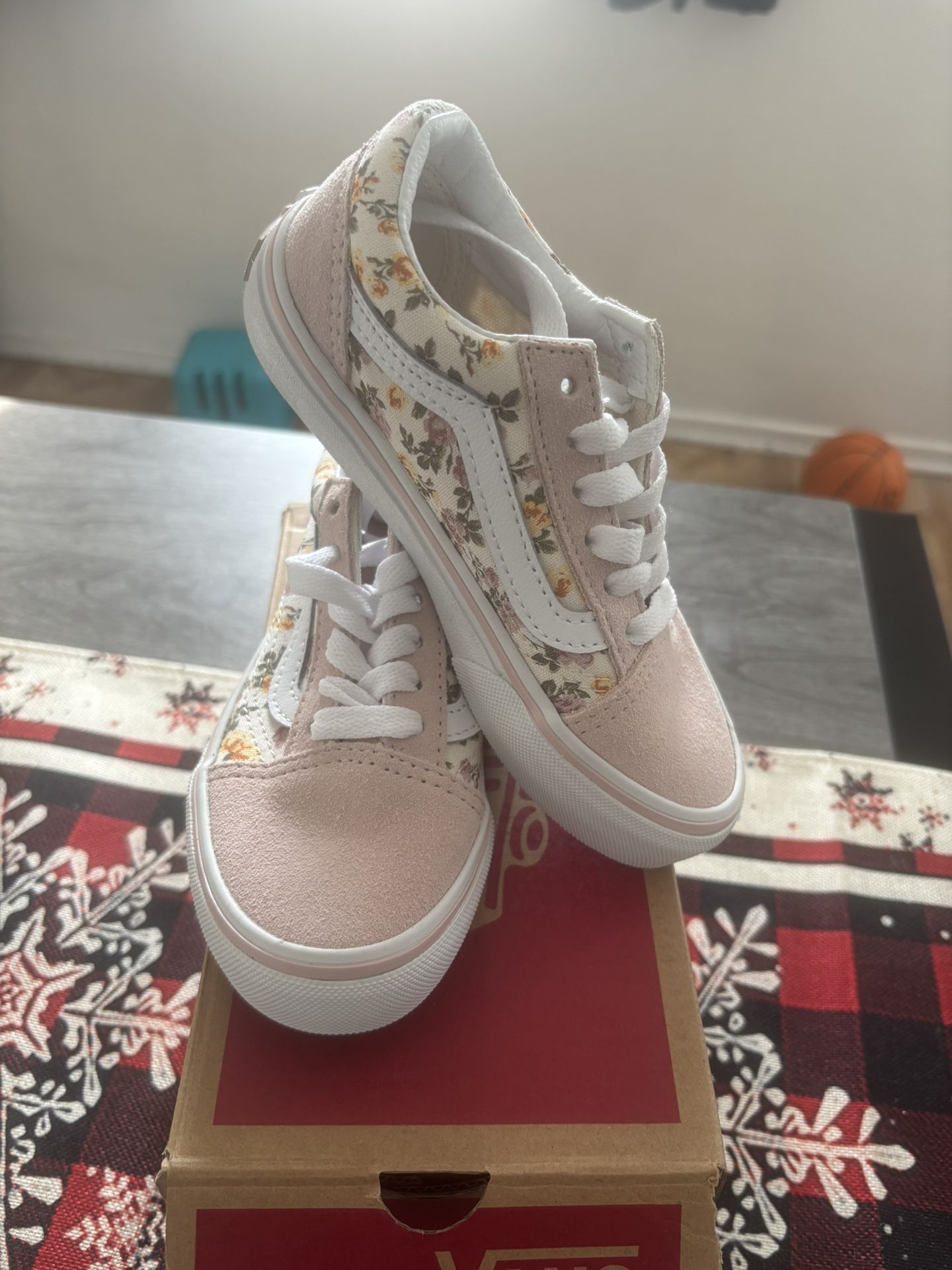 Old Skool Romantic Floral Pink Size 12 Kid