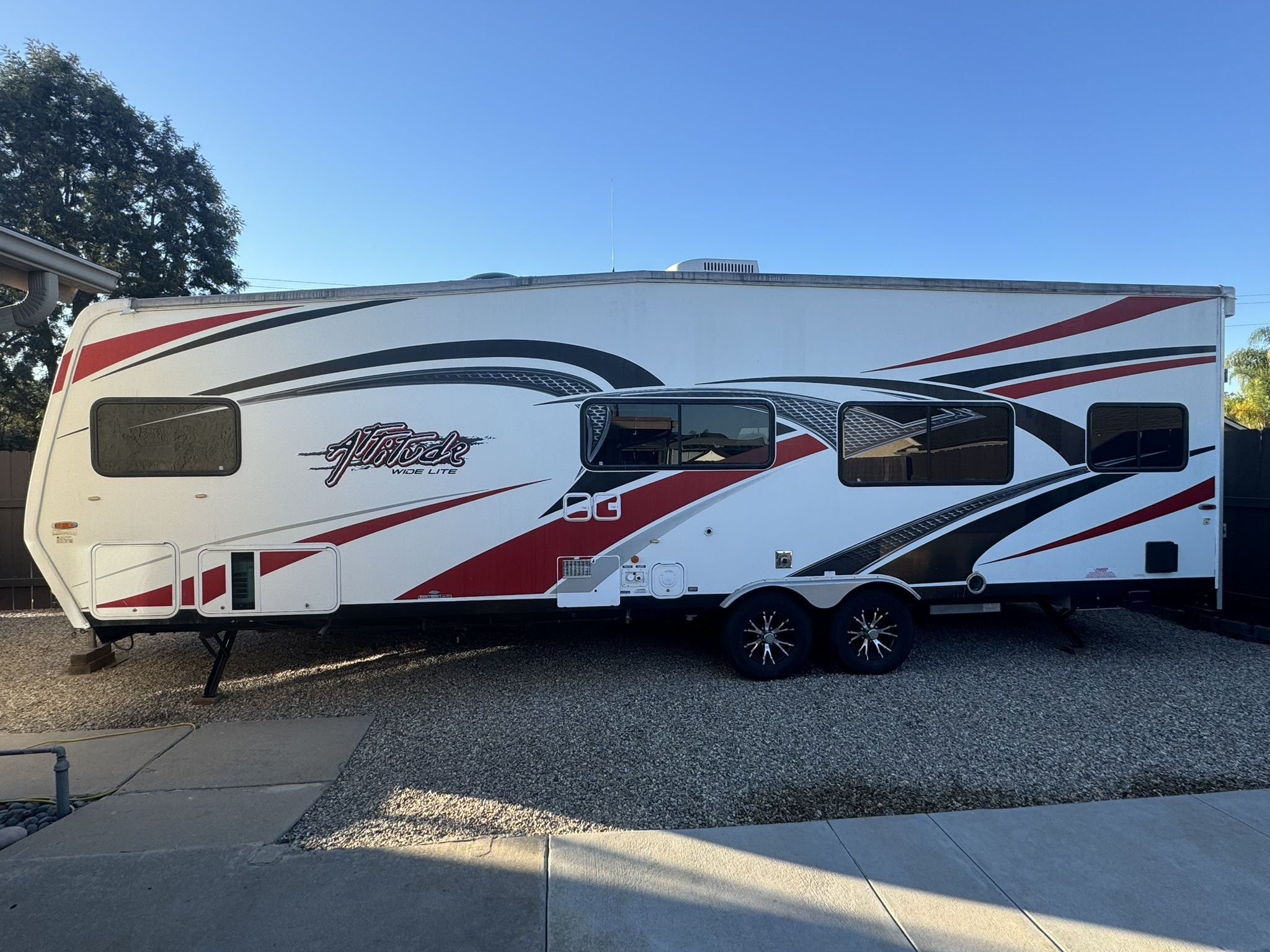 2013 ATTITUDE WIDE LITE MODEL 27 CB TOY HAULER TRAVEL TRAILER