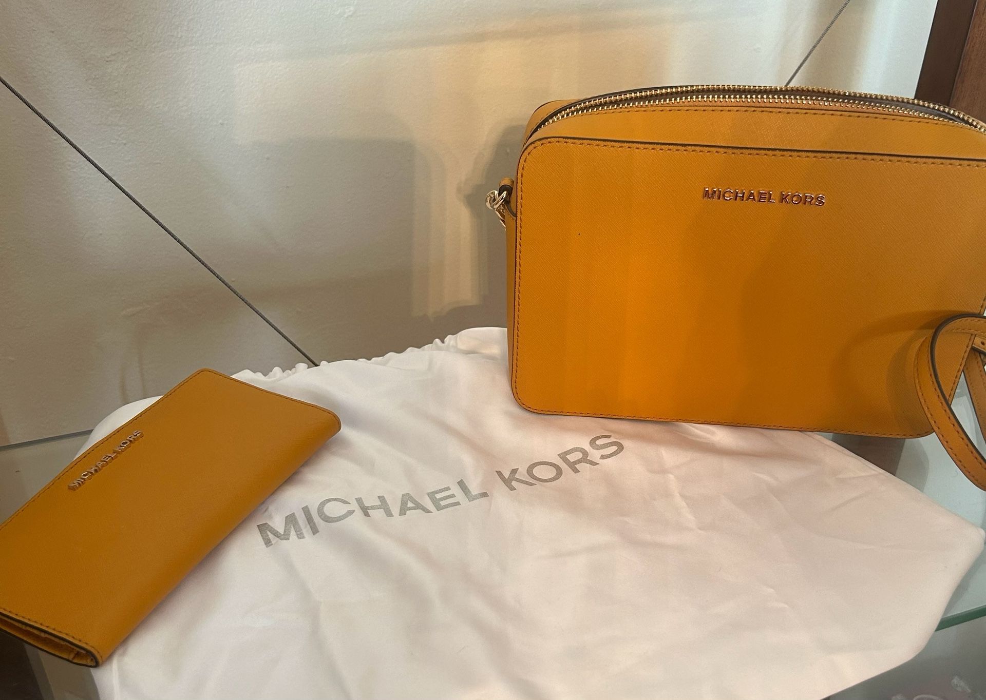 2 Piece Michael Kors Purse & Wallet Set
