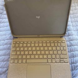 Logi Tech Keyboard & Case 