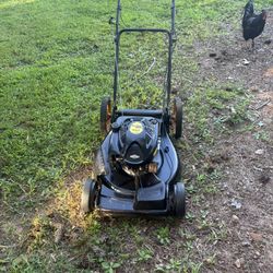 Poulan PROB BRIGGS & STRATTON 625 SERIES 190cc 6.25 HP Self Propelled lawnmower