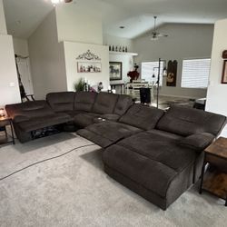 Electric Sectional Reclining Couch 