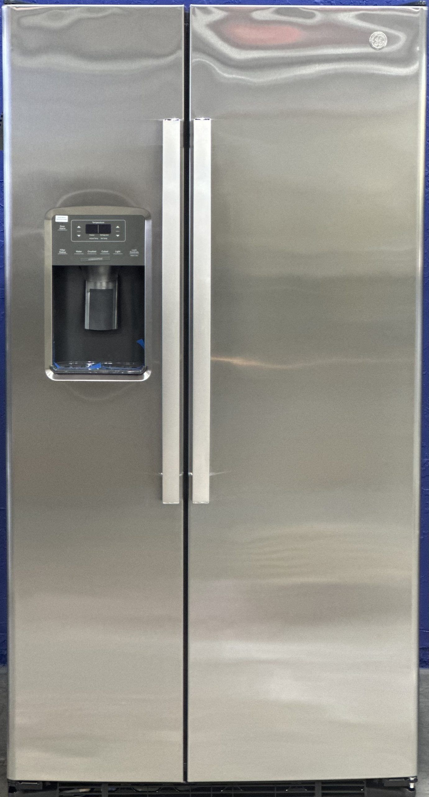 GE Refrigerator Side-by-Side GSS25GYPFS 02133 .